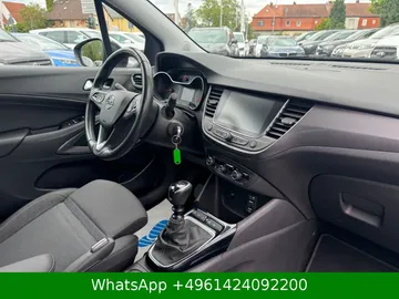 Car image 25