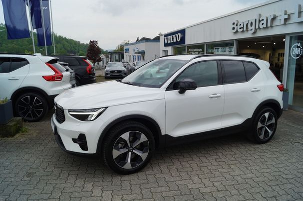 Volvo XC40 B4 Plus Dark DKG 145 kW image number 1