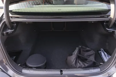 Car image 32