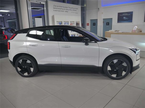 Volvo EX30 Extended Range Plus 200 kW image number 4