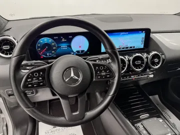 Car image 36