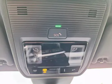 Car image 33