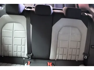 Car image 37