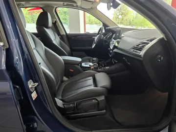 Car image 40