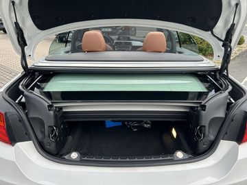 Car image 33