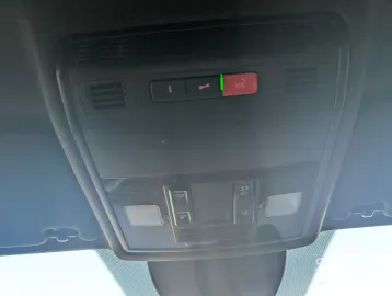 Car image 32