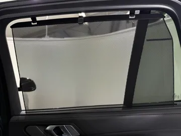 Car image 37