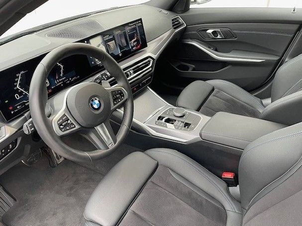 BMW 330i Touring M 180 kW image number 6