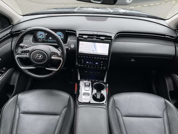 Car image 14