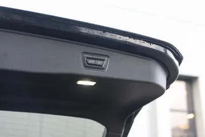 Car image 37