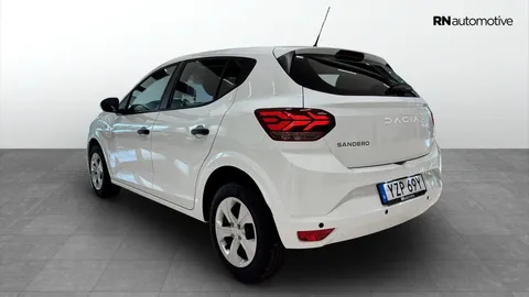 Car image 5