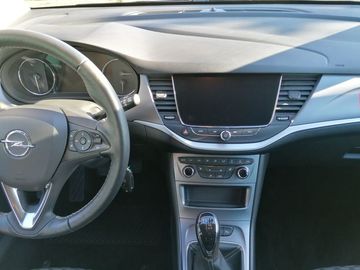 Car image 12