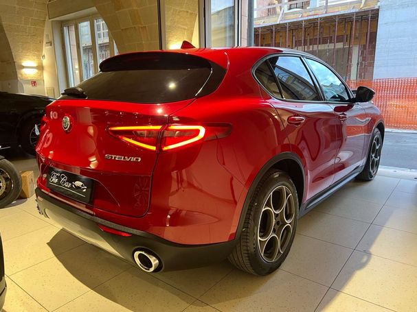 Alfa Romeo Stelvio 2.2 118 kW image number 4