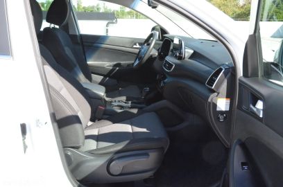 Car image 30