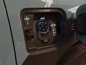 Car image 29