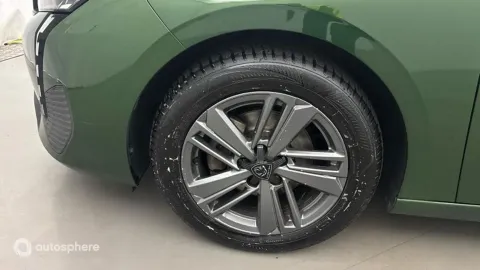 Car image 20