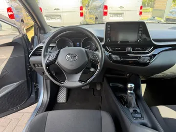 Car image 13