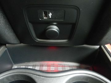 Car image 30