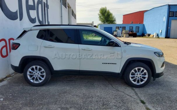 Jeep Compass 1.3 Longitude 110 kW image number 3