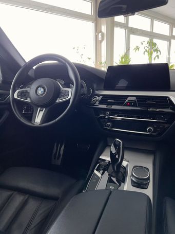 BMW 550d Touring xDrive 294 kW image number 14