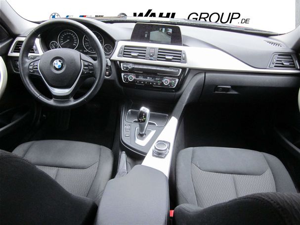 BMW 318i Touring Advantage 100 kW image number 12