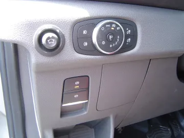 Car image 29