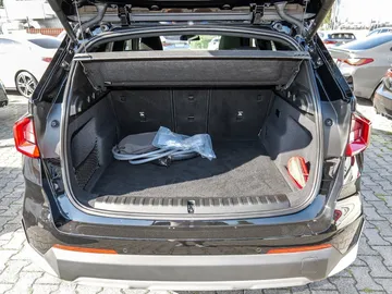 Car image 27
