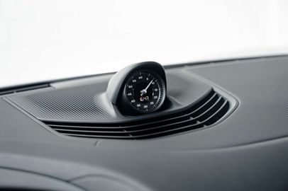 Car image 32