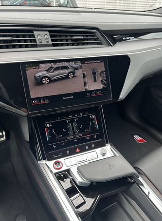 Audi e-tron quattro 370 kW image number 19