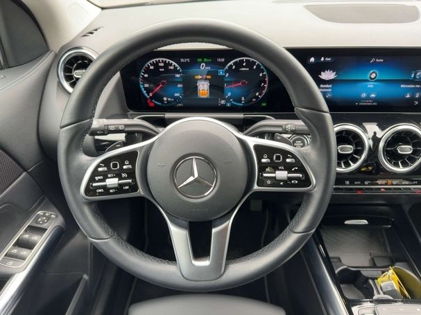 Mercedes-Benz GLA 180 100 kW image number 13