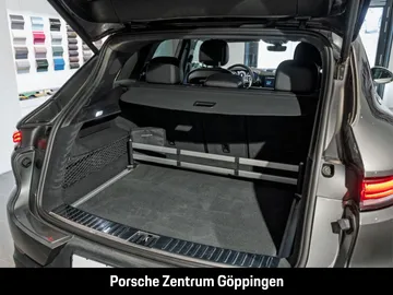 Car image 34