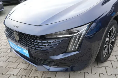Car image 24