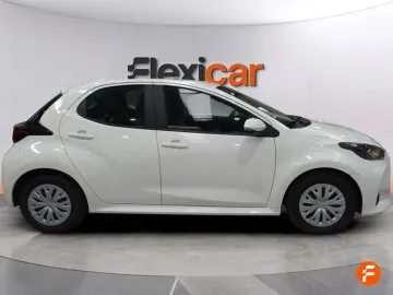 Car image 3