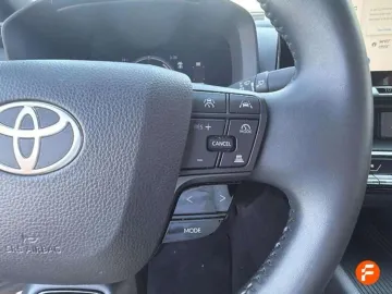 Car image 26