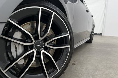 Car image 35