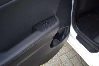 Car image 37