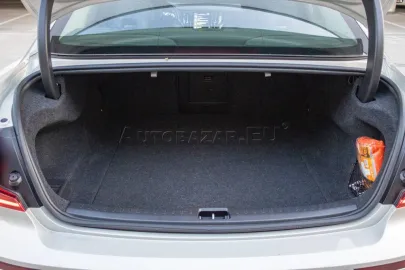 Car image 35