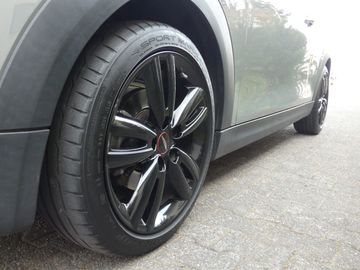 Car image 37