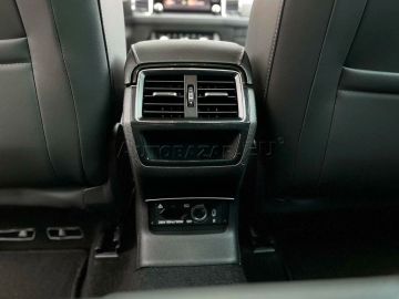 Car image 38