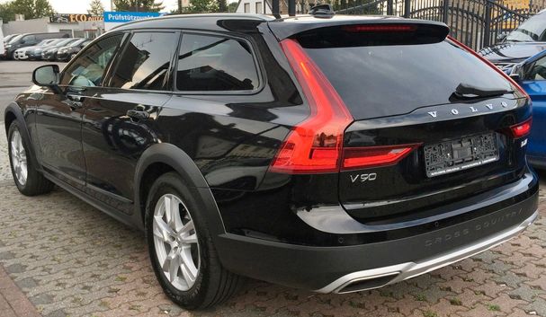 Volvo V90 Cross Country AWD 140 kW image number 6