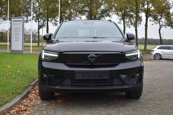 Volvo EX40 Extended Range Plus Black Edition 185 kW image number 2