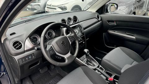 Car image 12