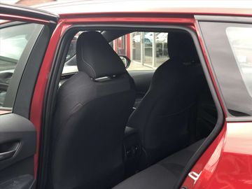 Car image 14