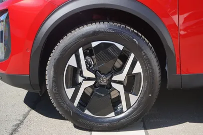 Car image 26