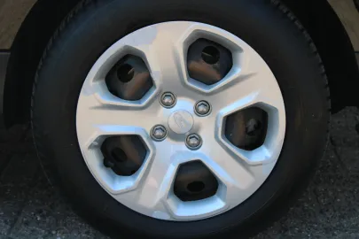 Car image 28
