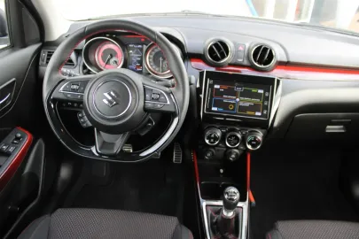 Car image 5
