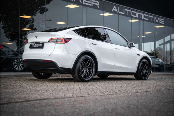 Tesla Model Y Long Range AWD 158 kW image number 24