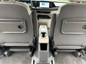 Car image 29