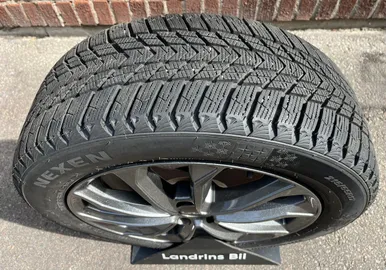 Car image 23