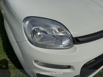 Car image 26